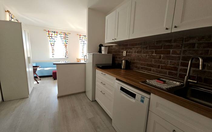 Apt 1