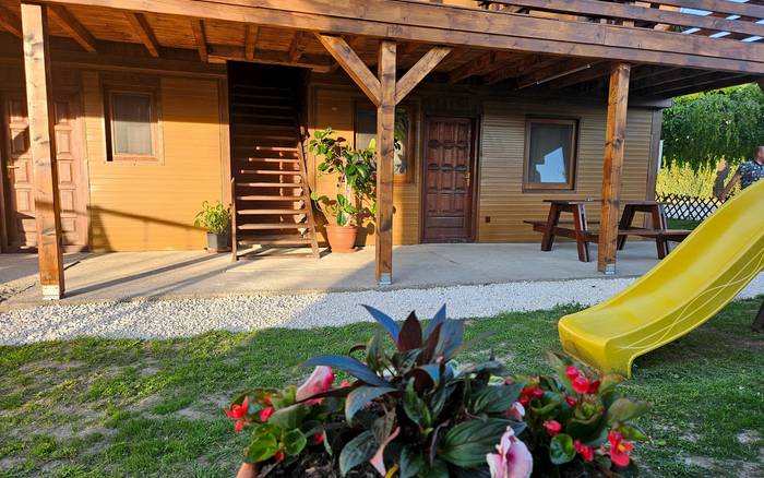 Okolie Henrieta a Henrieta 2