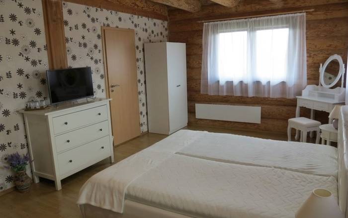 Dvojlôžková izba s prístelkou