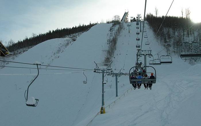 Harrachov stále táhne. Přijeďte i vy do Ski areálu Harrachov – Čertova hora