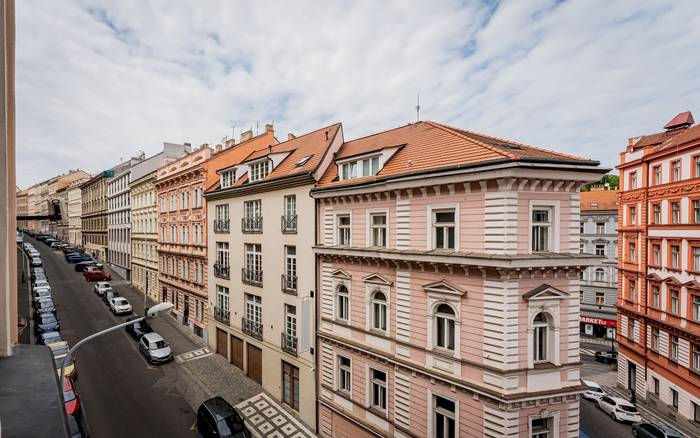STANDARD Dvoulůžkový s výhledem do ulice