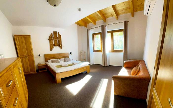 Dvoulůžkový pokoj s přistýlkou Standard