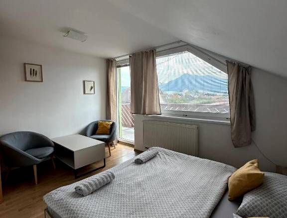 Apartmán s 2 spálňami a s balkónom