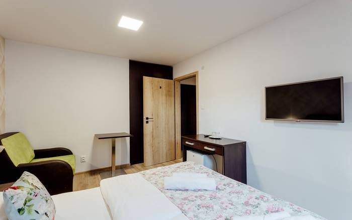 Rodinný apartmán (izba s manželskou posteľou a prístelkou)