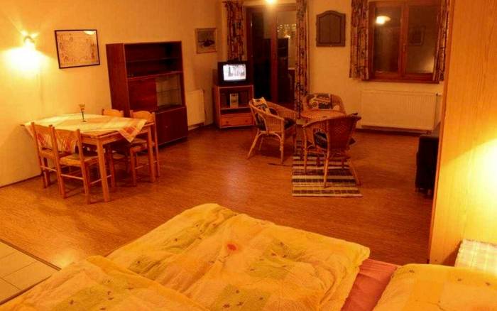 330 Studio s balkónem