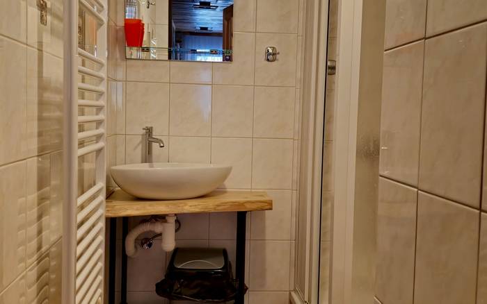 Rodinný pokoj 10 koupelna