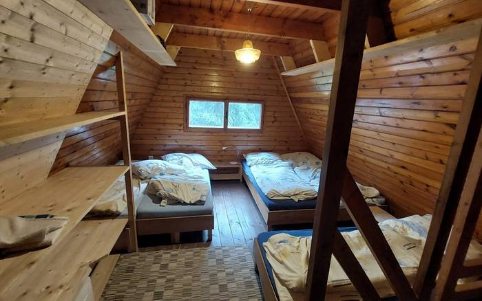 Хатина біля потоку Зуберець