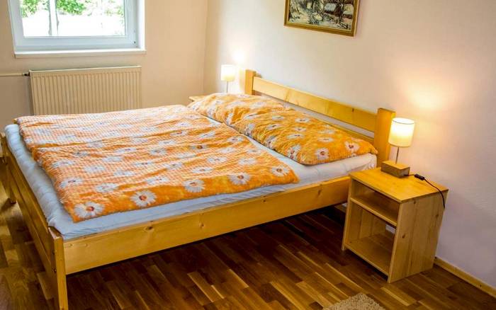 Dvojlôžková izba Standard so spoločnou kúpeľňou