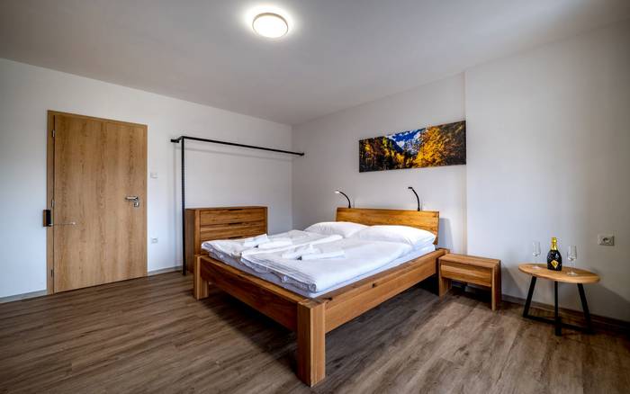 Spálňa štúdio s výhľadom na wellness
