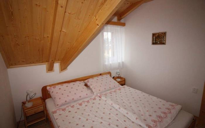 Čtyřlůžkový apartmán č. 1 v patře