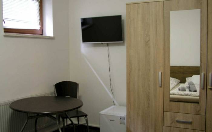 Třílůžková buňka