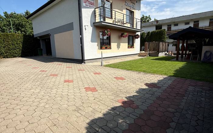 Budova