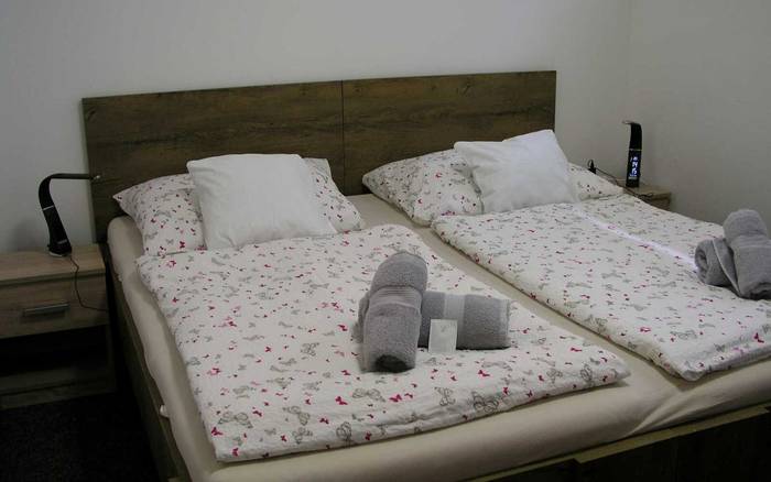 Třílůžková buňka