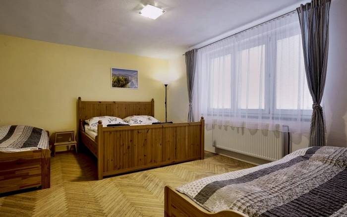 4lůžkový pokoj v prvním patře s vlastním sociálním zařízením