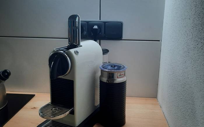 kávovar Nespresso original