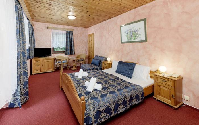 Dvoulůžkový pokoj s přistýlkou - Hotel Martin
