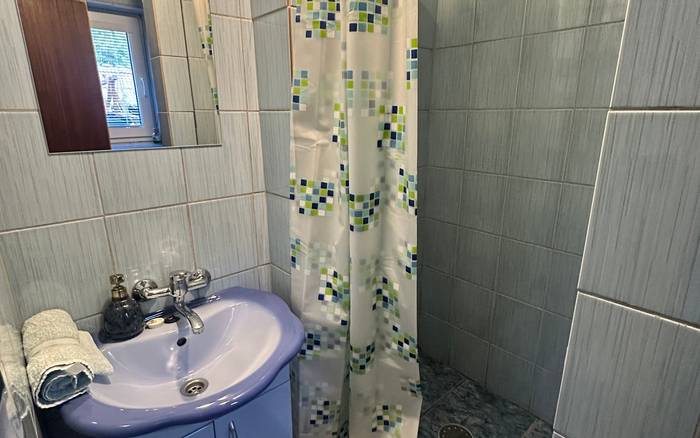 Kúpeľňa bez WC na prízemí