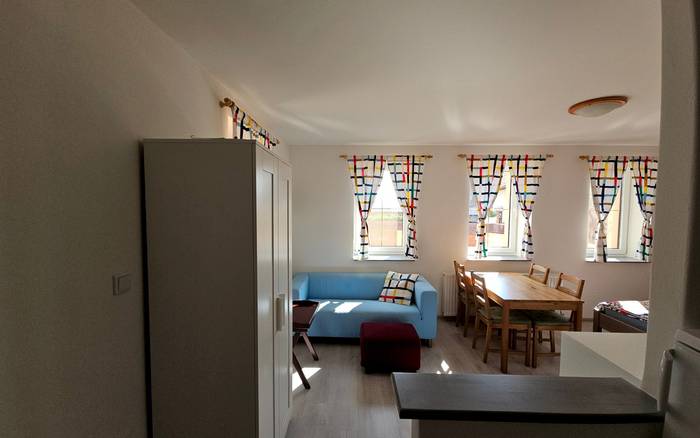 Apt 1