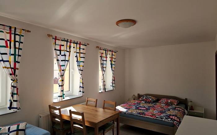 Apt 1