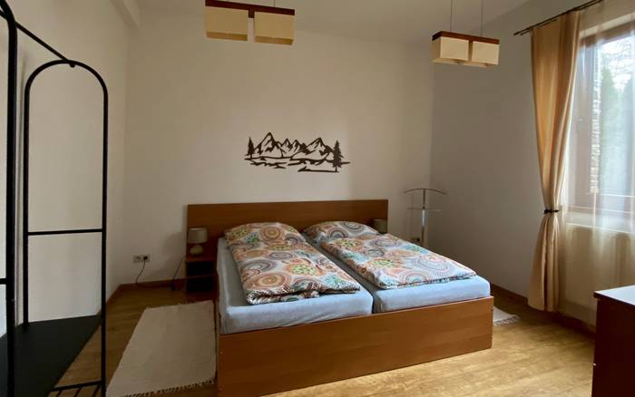 Apartmán s výhľadom na les, prízemie