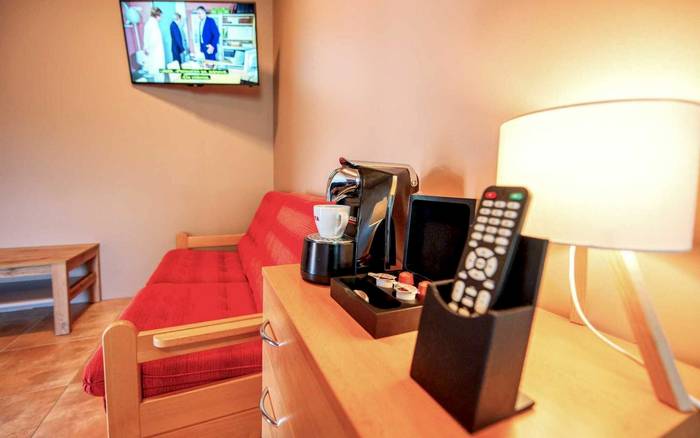 Apartmán 4+2 se dvěma ložnicemi v budově restaurace