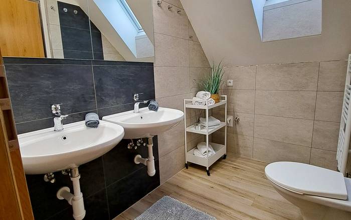 6-lůžkový apartmán v zahradě