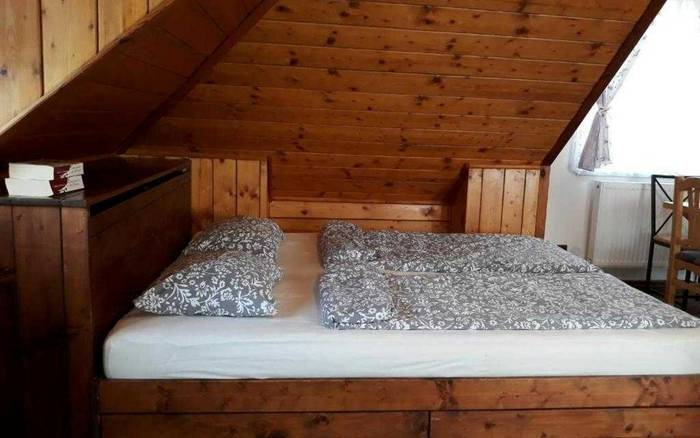 4. Studio s manželskou postelí a pohovkou v 1. patro