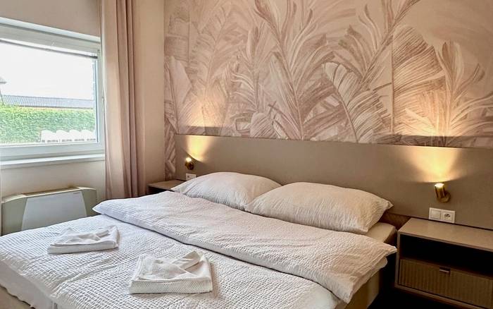 Apartmán PRÍZEMIE s terasou & záhradou