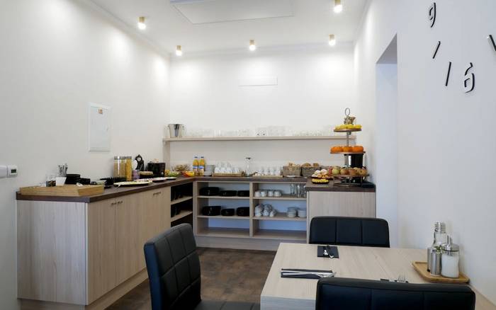 Restaurace, snídaňový bar, obchod v Campingu Rožnov