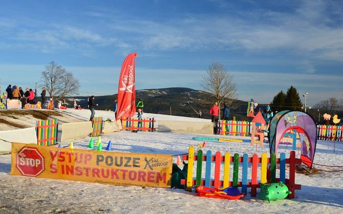 Lyžařská škola 100 m nad chalupou