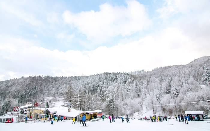 https://www.skidrienica.sk/wp-content/uploads/2022/12/ski_drienica_lyziarske_stredisko_sabinov_presov_lyze_snowboard19.jpg