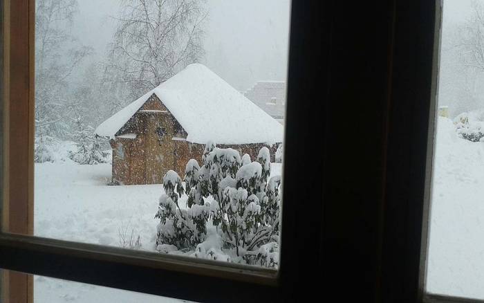 Roubenka v Orlických horách v zimě
