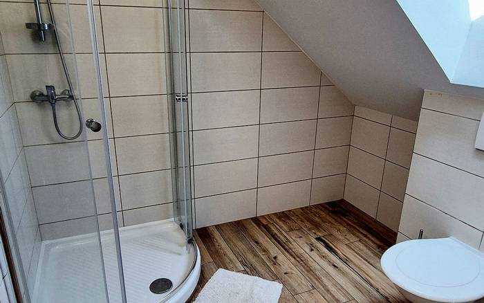 13. Pokoj pro dvě až tři osoby, první patro