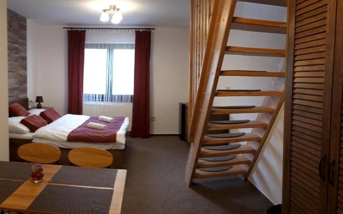 Dvoupodlažní apartmá