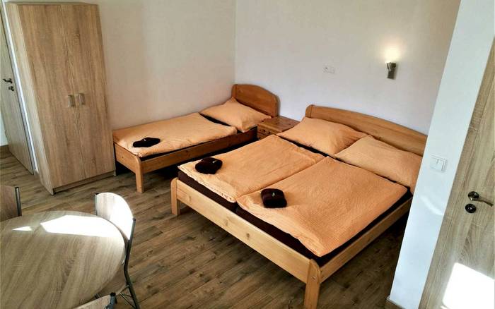 Třílůžkový apartmán č. 9