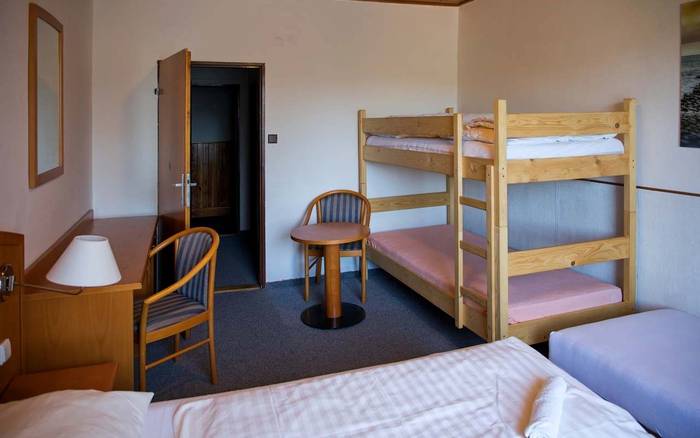 Pětilůžkový pokoj s palandou