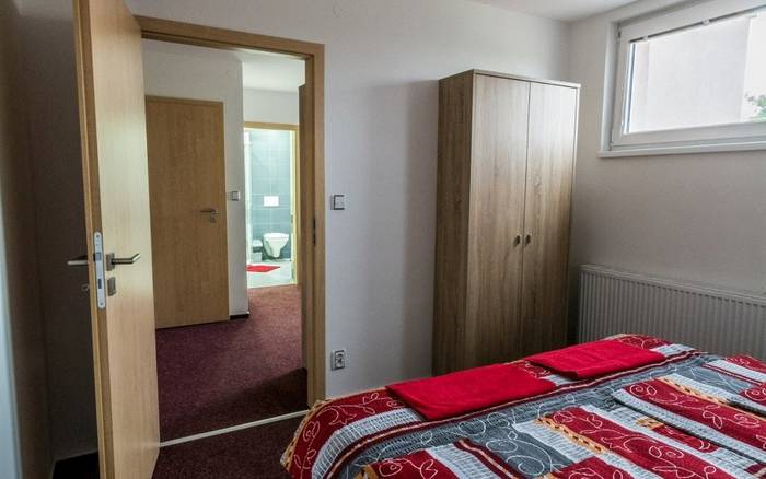 Apartmán s 1 ložnicí - dvůr