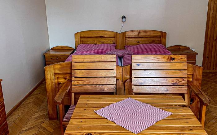 Trojlôžková izba so spoločnou kúpeľňou