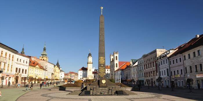 Czarny obelisk w Bańskiej Bystrzycy