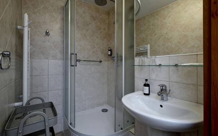 Apartmán s manželskou postelí, obývacím pokojem a terasou