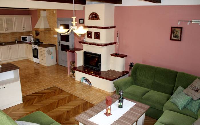 2. Rodinný apartmán s krbom