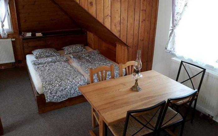 4. Studio s manželskou postelí a pohovkou v 1. patro