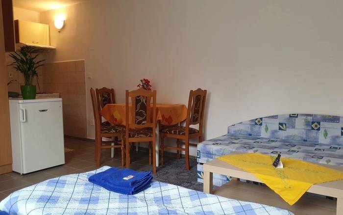 Dvojlôžkový apartmán so súkromným vchodom