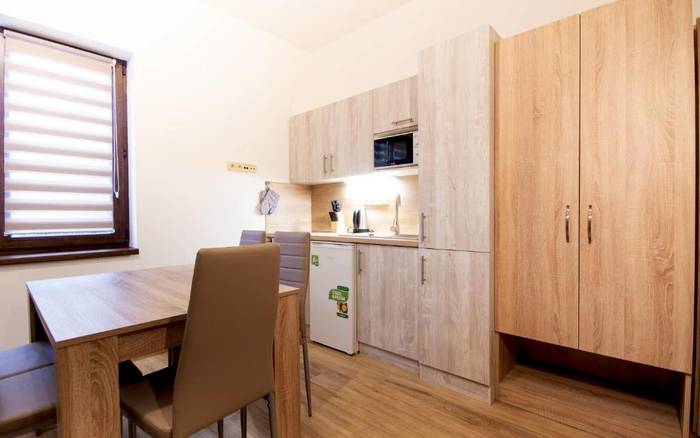Čtyřlůžkový apartmán s palandou a přistýlkou č. 2