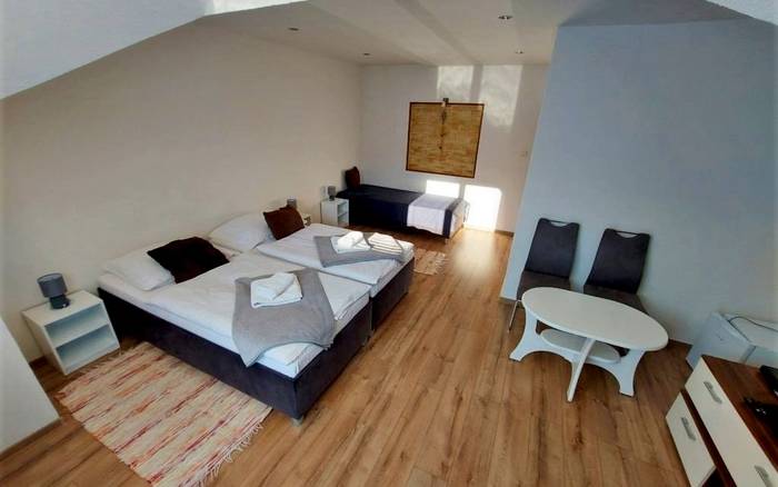 Trojlôžková izba č. 2 s balkónom