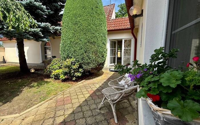 Ház a kastélyparkban