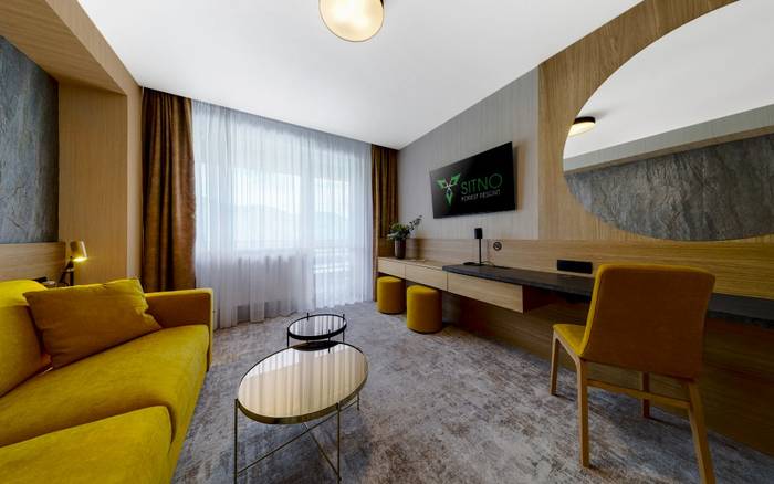 Business apartmán s balkónom, prístelkou a s výhľadom do areálu