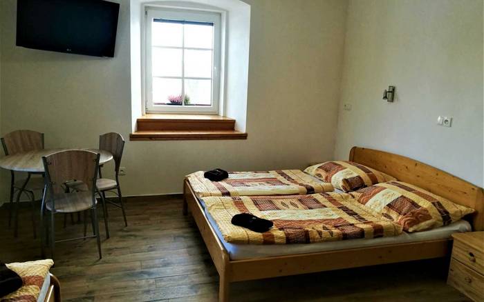 Třílůžkový apartmán č. 7