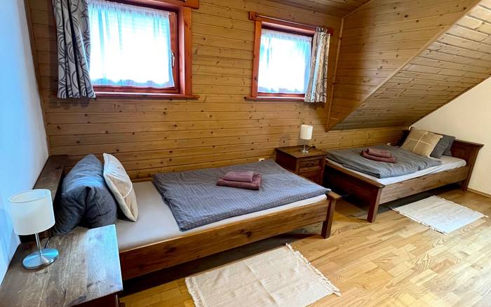Spálňa s dvoma lôžkami a prístelkou