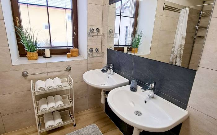8-lůžkový apartmán ve dvoře